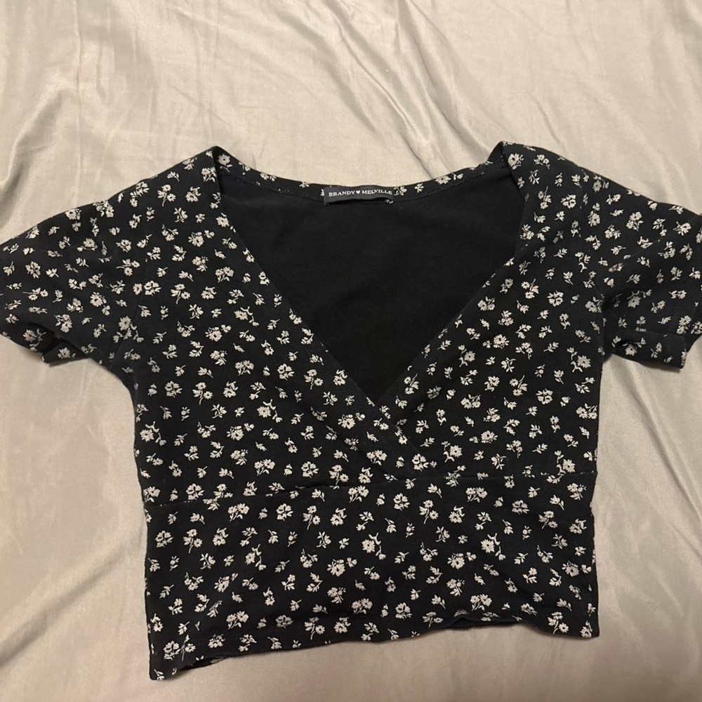 Brandy Melville Black and White Floral top